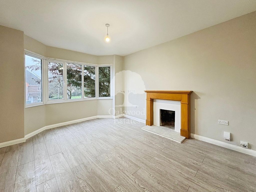 Property photo 3 of 10 Living Room