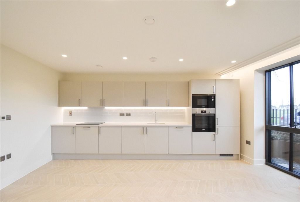 Property photo 2 of 11 Picture No. 08