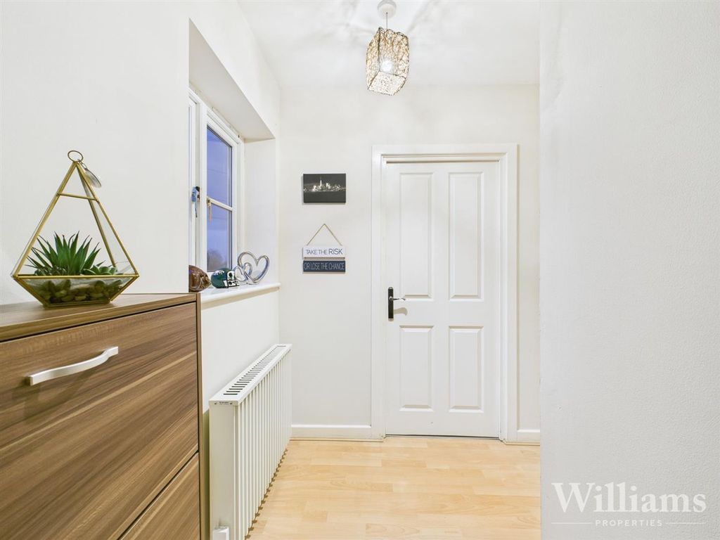 Property photo 3 of 17 Cam02861G0-Pr0531-Still029.Jpg