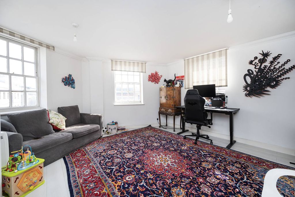 Property photo 2 of 8