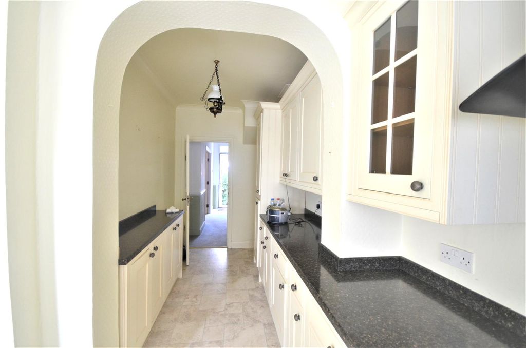 Property photo 2 of 9 Gallery