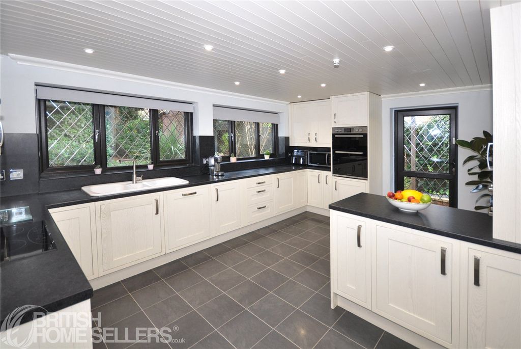 Property photo 2 of 24 Picture No. 20