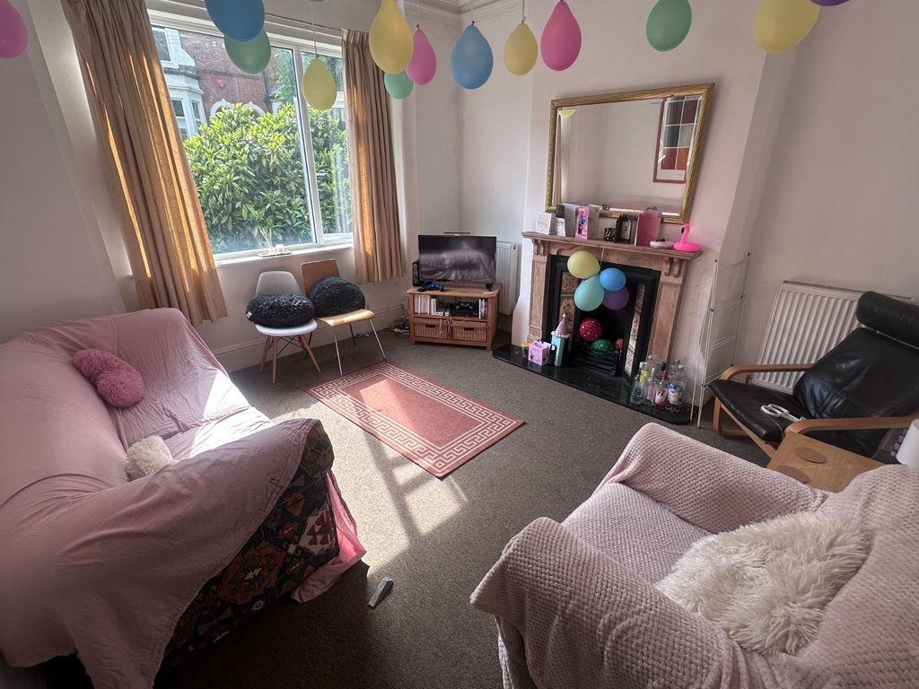 Property photo 3 of 19 Picture No. 01