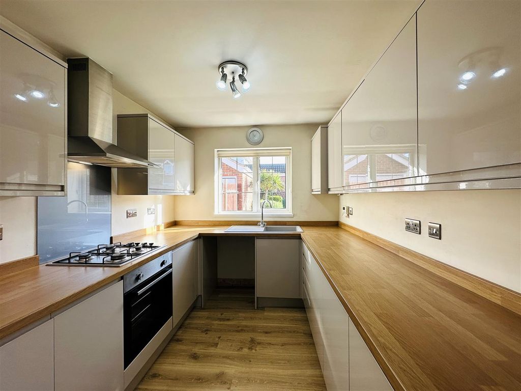 Property photo 2 of 17 Kitchen.Jpg