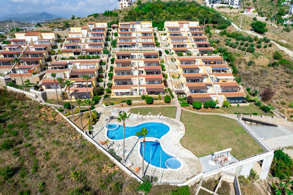 Property photo 3 of 52