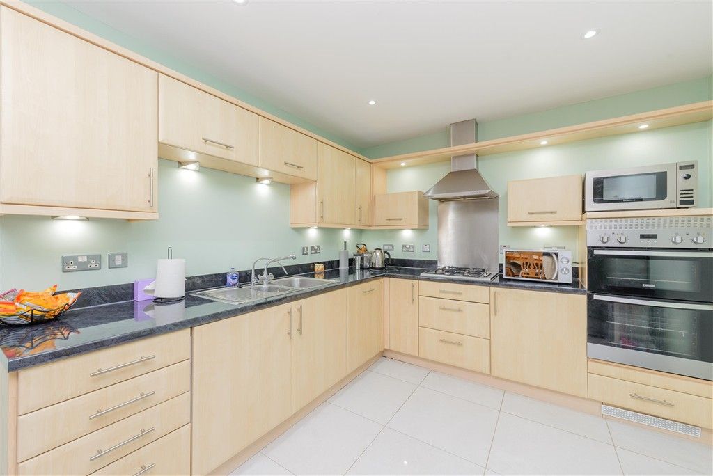 Property photo 2 of 15 Kitchen