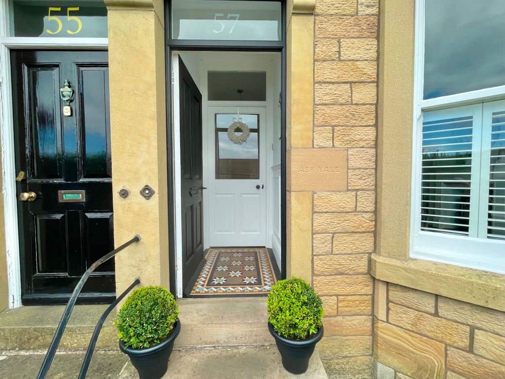 Property photo 2 of 37