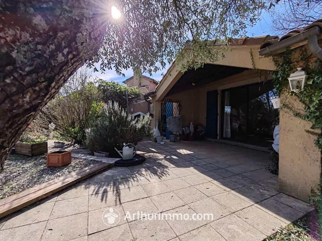 Property photo 1 of 14 Villa With Multiple Configurations