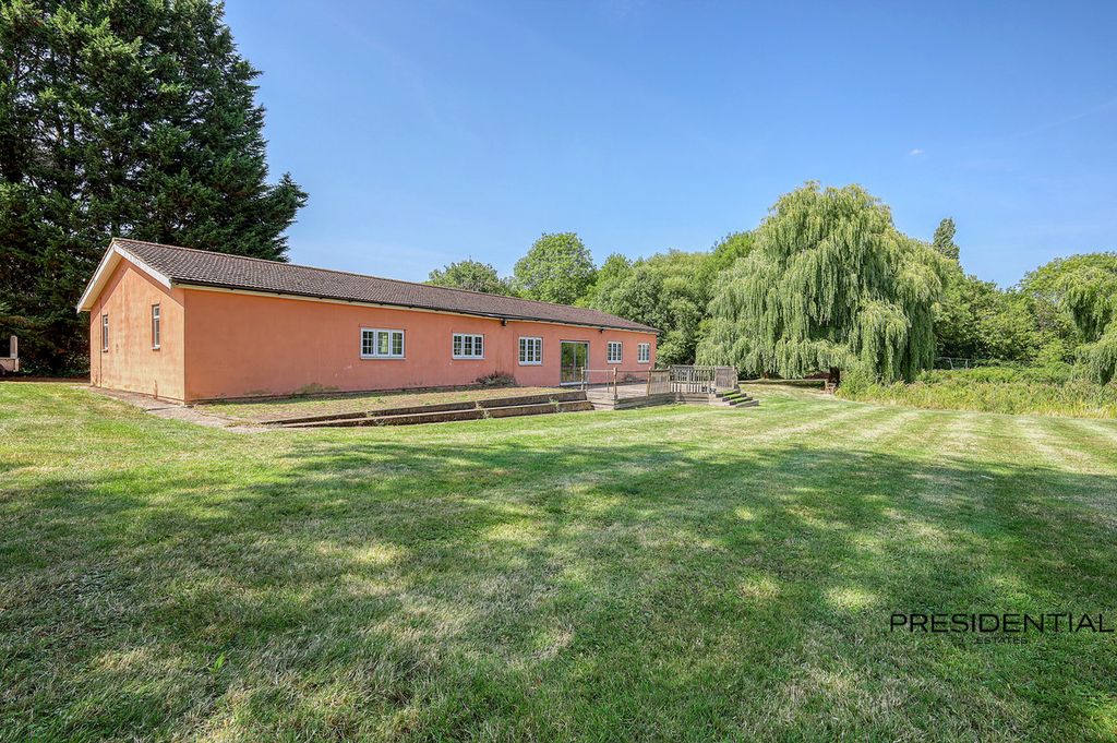 Property photo 3 of 23