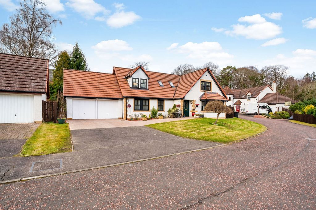 Property photo 1 of 36 Double Garage