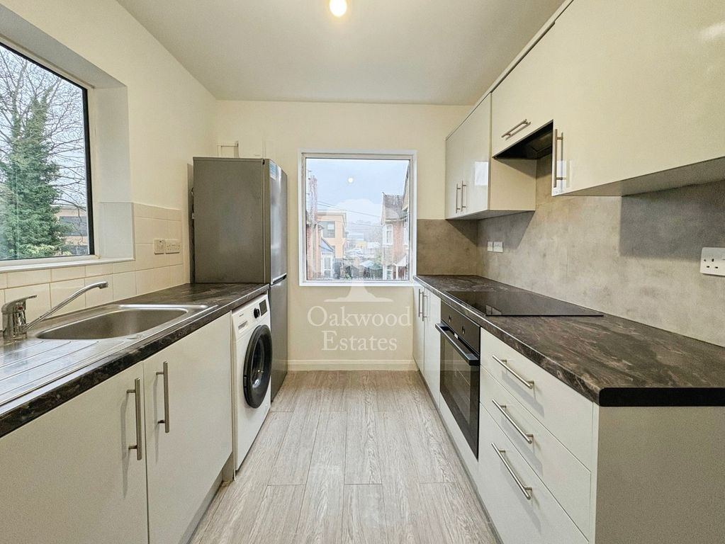 Property photo 2 of 10 Kitchen