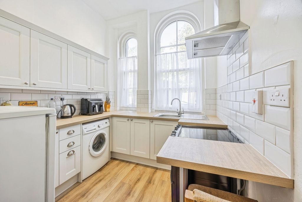 Property photo 2 of 14 Pbox-Img.Jpg