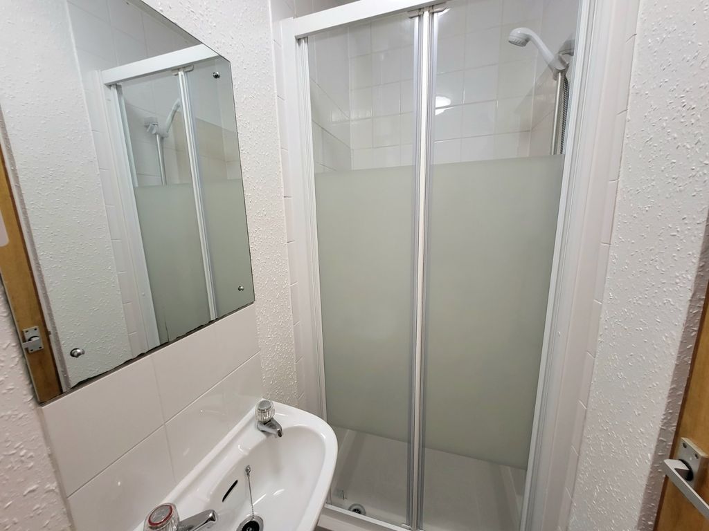 Property photo 3 of 6 Picture No. 04