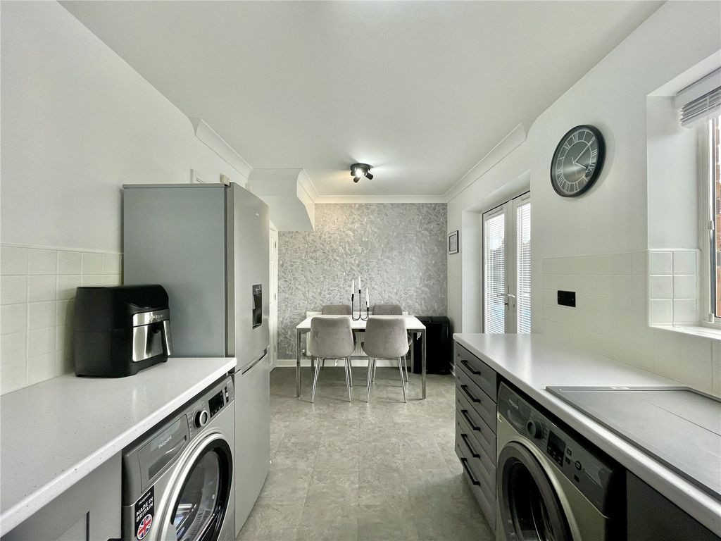 Property photo 2 of 21 Picture No. 29