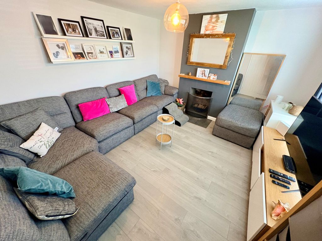 Property photo 3 of 19 Gallery