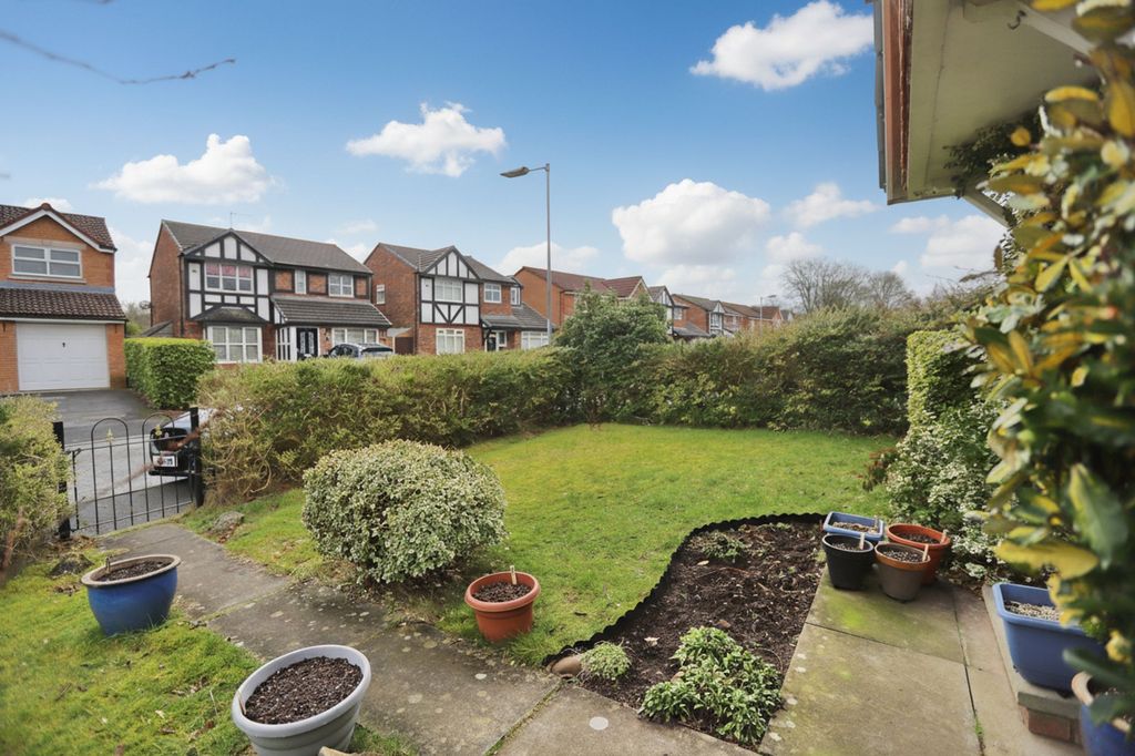 Property photo 2 of 20