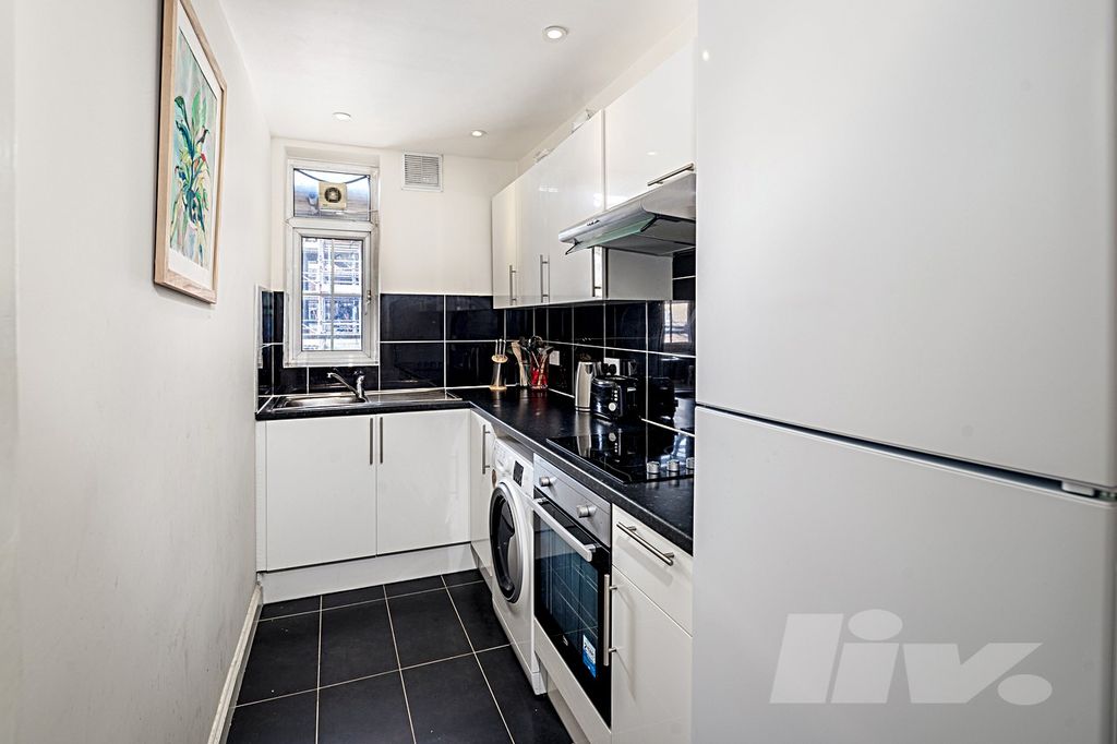 Property photo 3 of 12 Photo 11