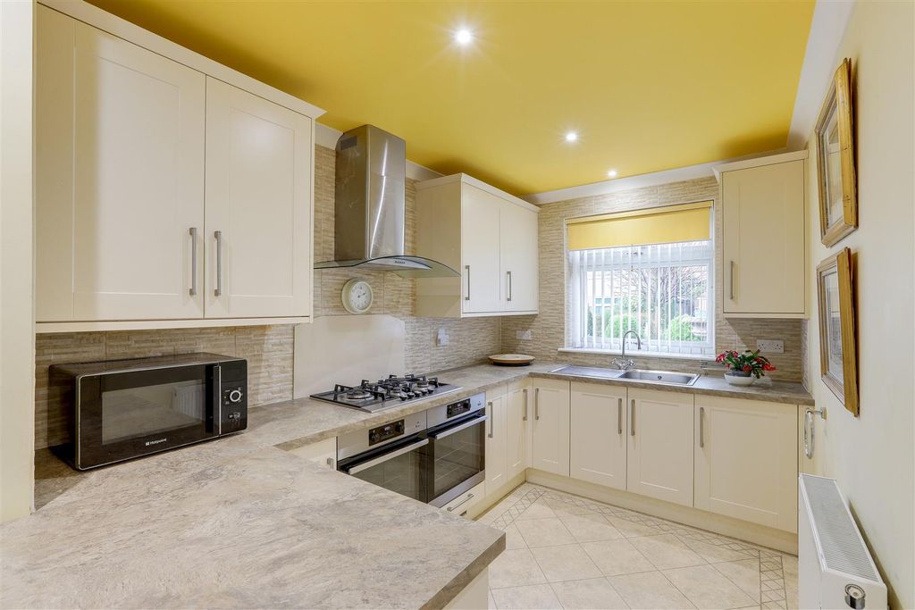 Property photo 3 of 25 301125_47.Jpg