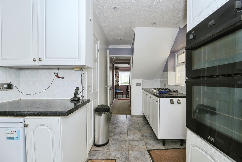 Property photo 3 of 16