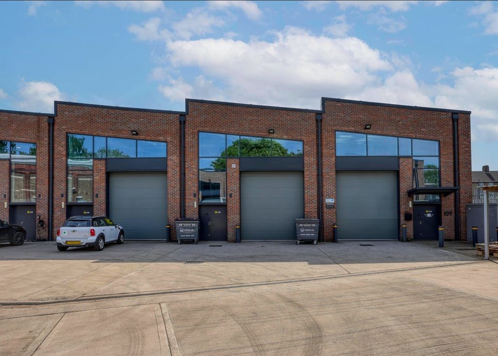 Property photo 1 of 7 Front Aspect