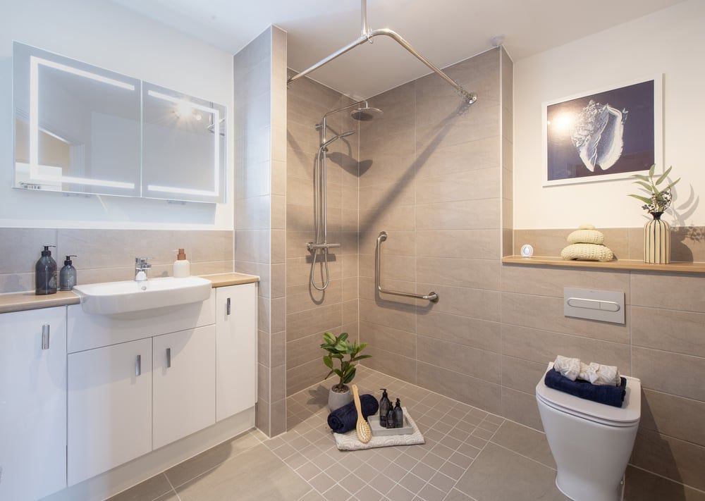 Property photo 2 of 24 Show Room Shower Room