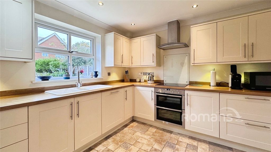 Property photo 2 of 14 Picture No. 08