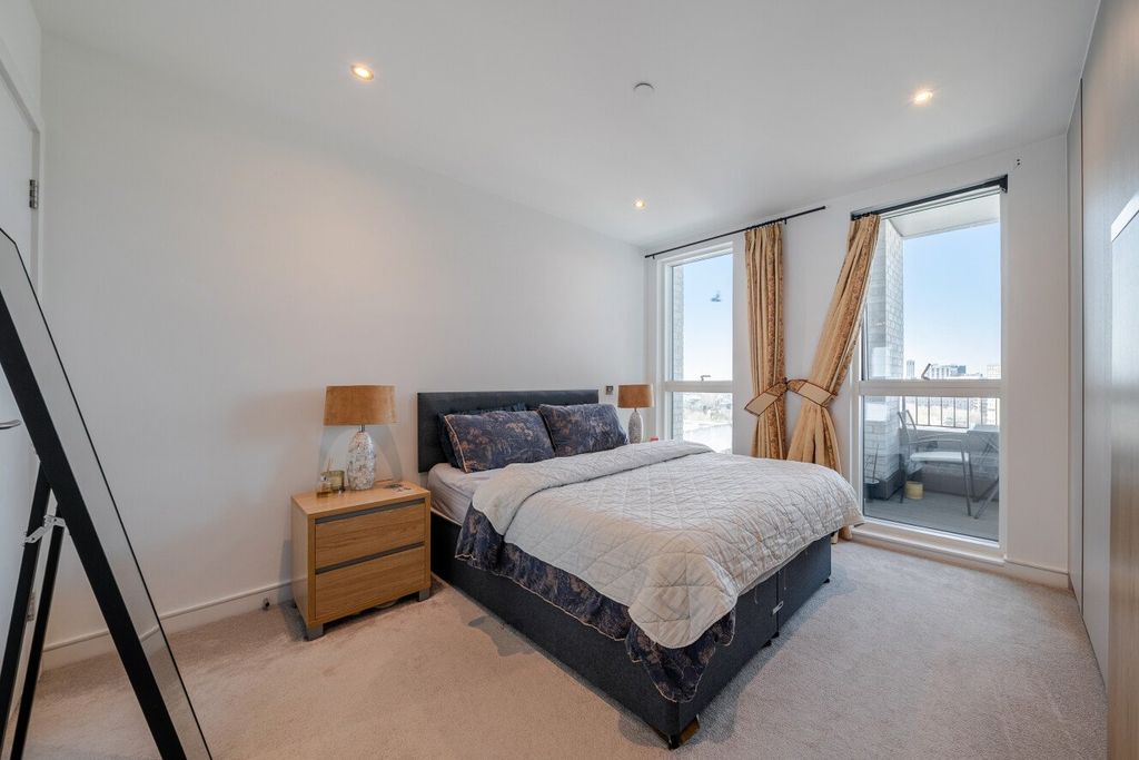 Property photo 2 of 16 Picture No. 17