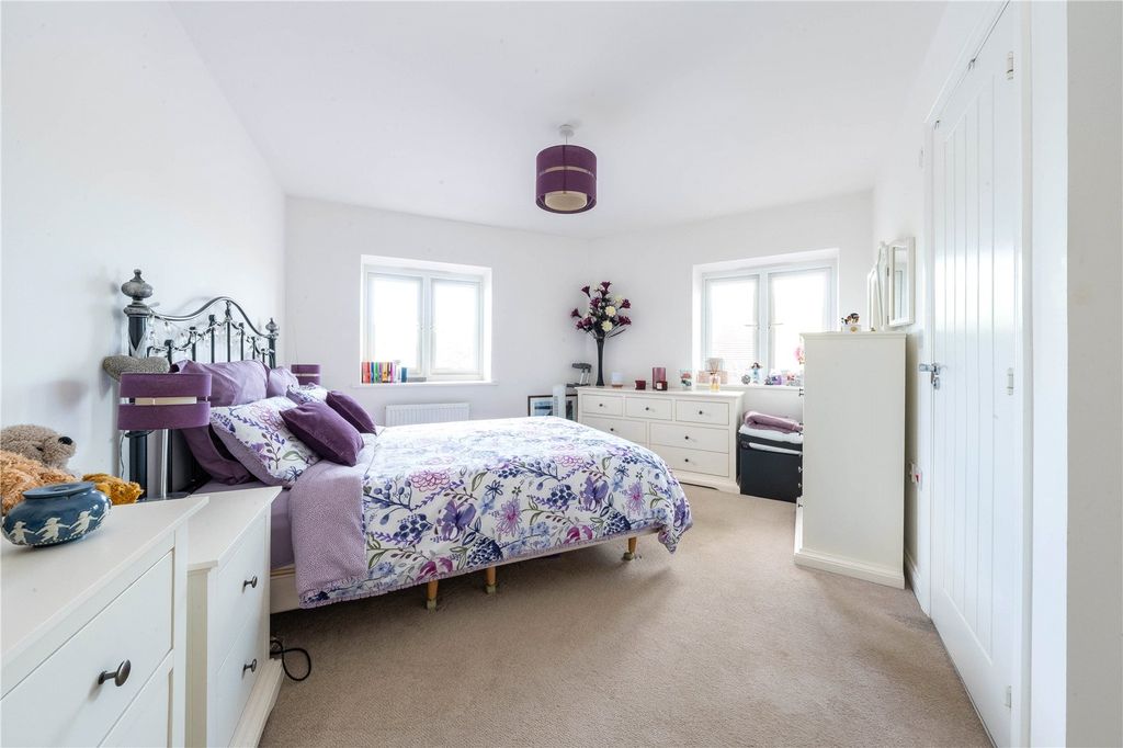 Property photo 1 of 12 Internal