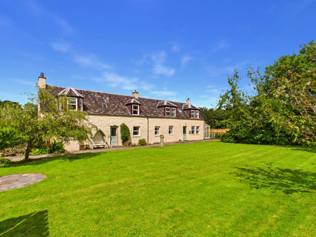 Property photo 2 of 32