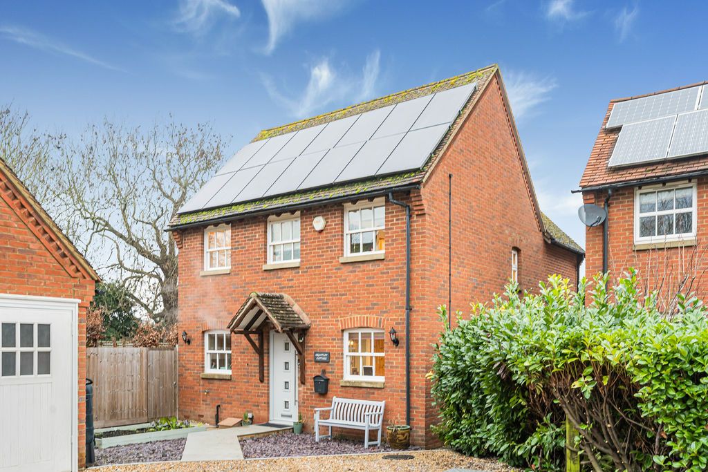 Property photo 1 of 38 Front Aspect