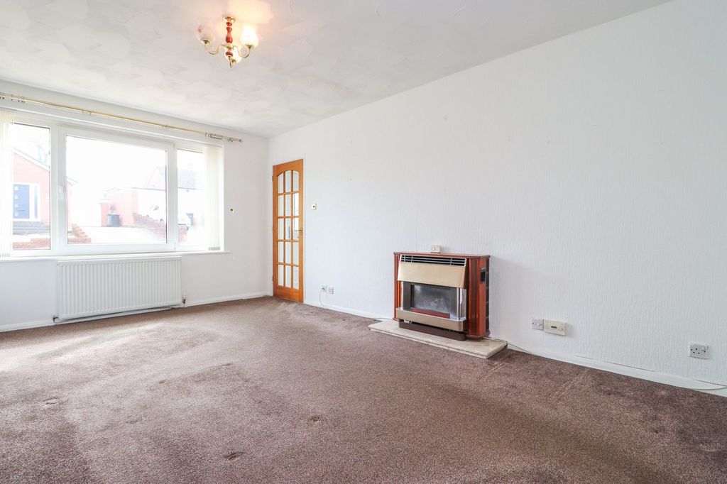 Property photo 3 of 12 Dining Lounge