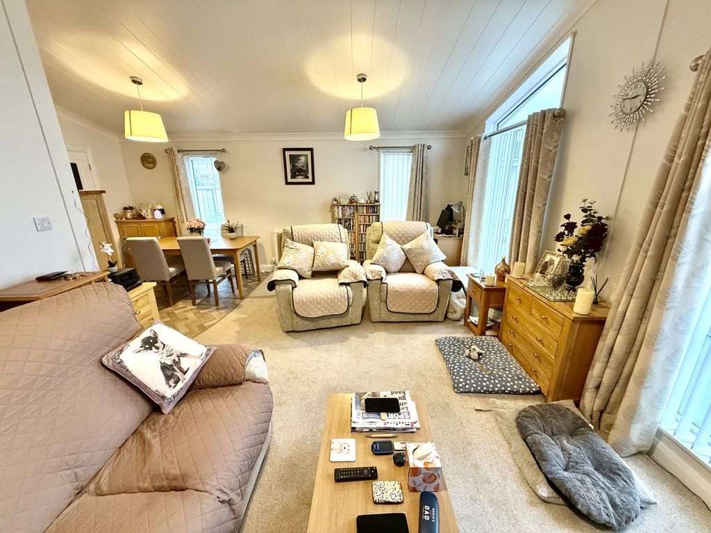 Property photo 3 of 15 Img_0885