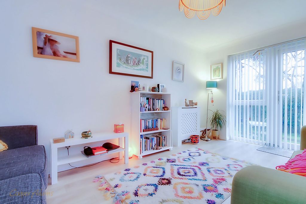 Property photo 2 of 9 Sitting Room