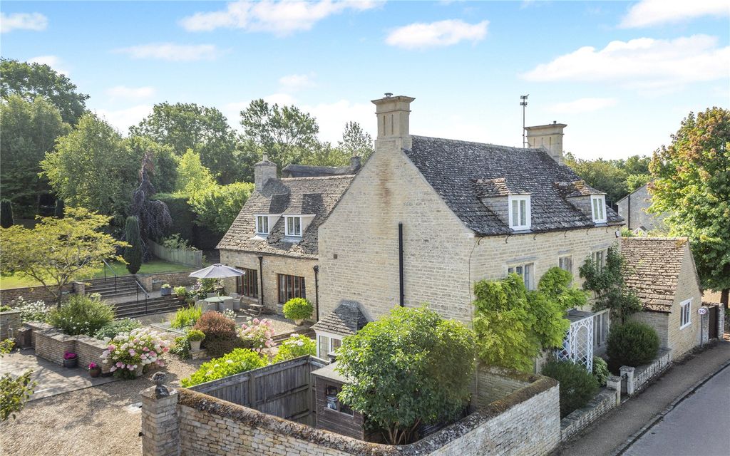 Property photo 1 of 35 Braddan House