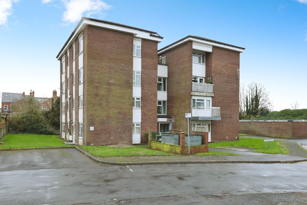 Property photo 1 of 11