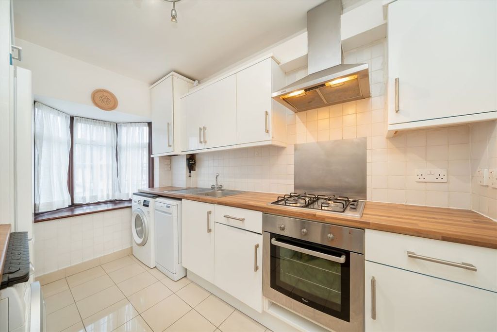 Property photo 3 of 5