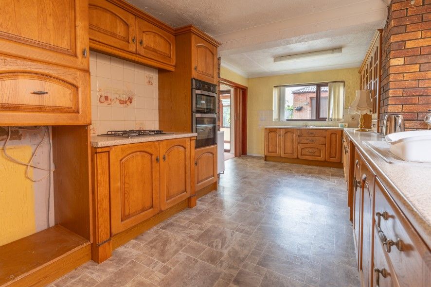 Property photo 3 of 26