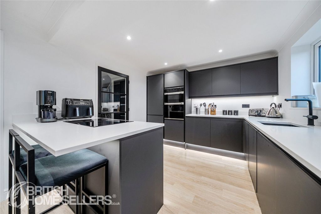 Property photo 3 of 21 Picture No. 36