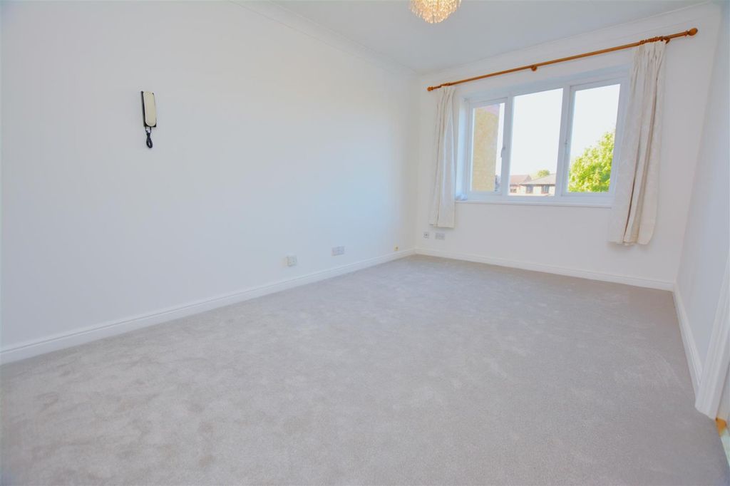 Property photo 2 of 10 Picture No. 03