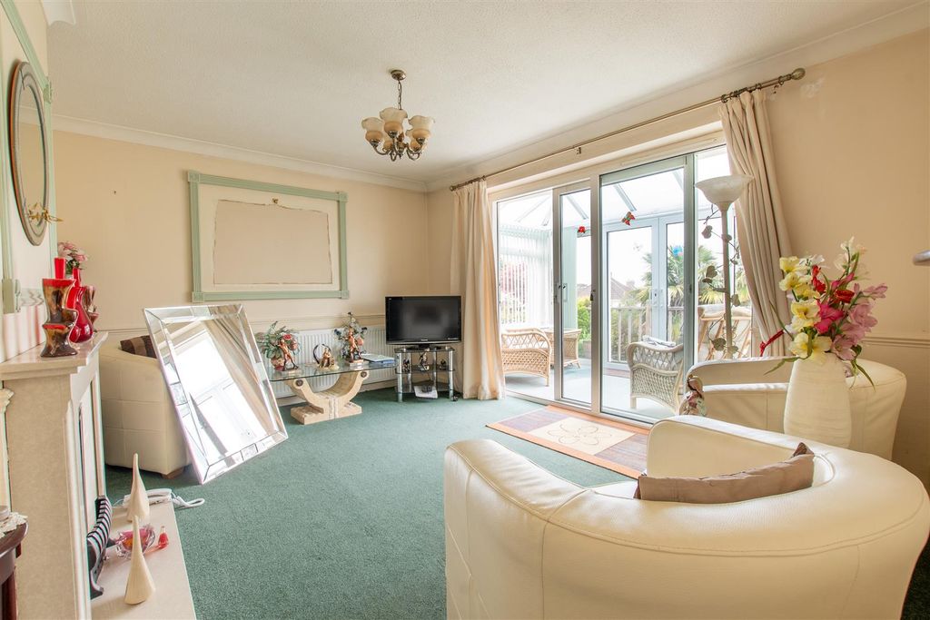 Property photo 2 of 16