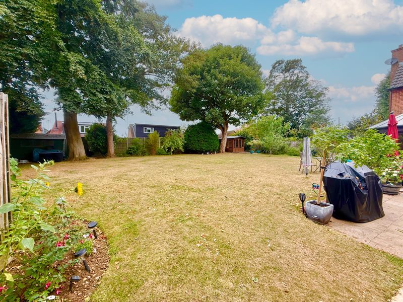 Property photo 3 of 23 Garden
