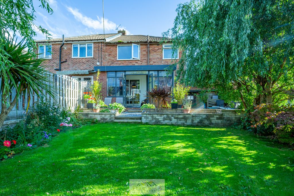 Property photo 2 of 29 Back Garden 1.2