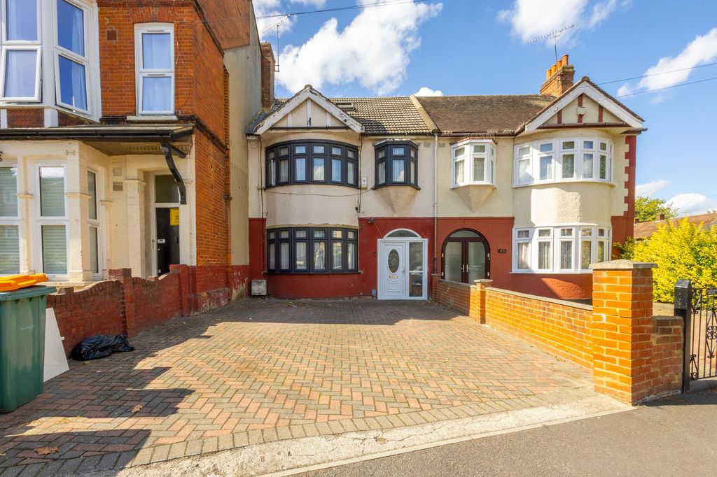 Property photo 1 of 16