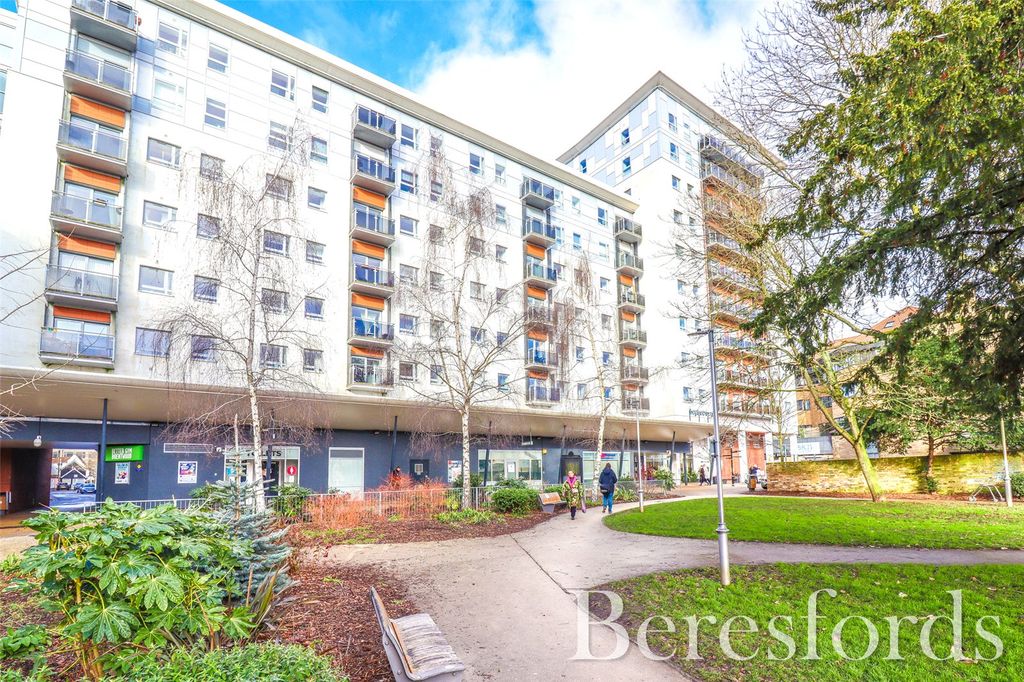 2 bed flat for sale Brentwood