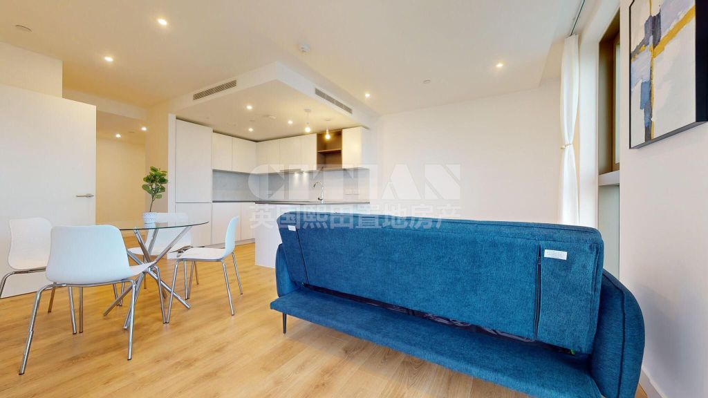 Property photo 2 of 18