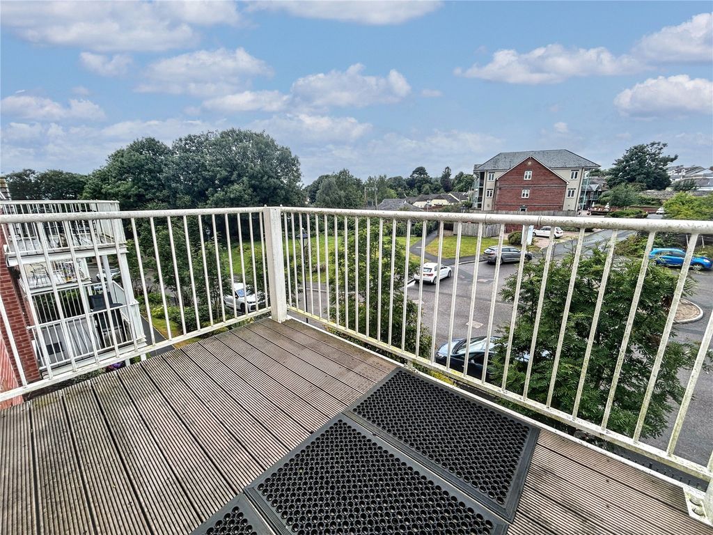 Property photo 1 of 9 Picture No. 17