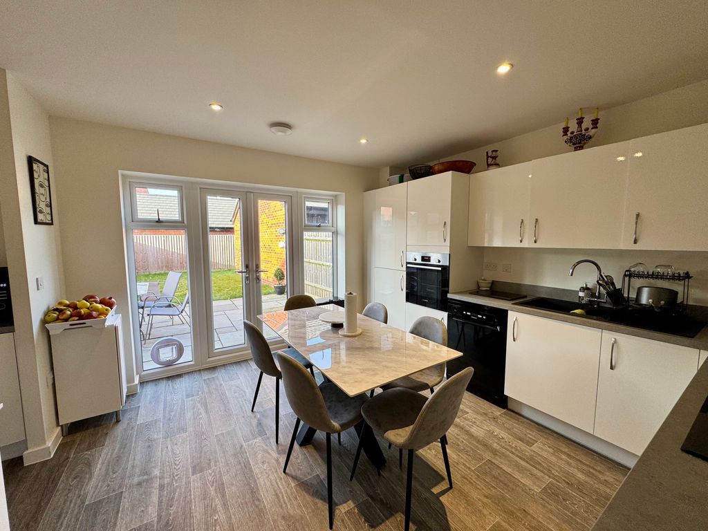 Property photo 2 of 13 Kitchen Dining