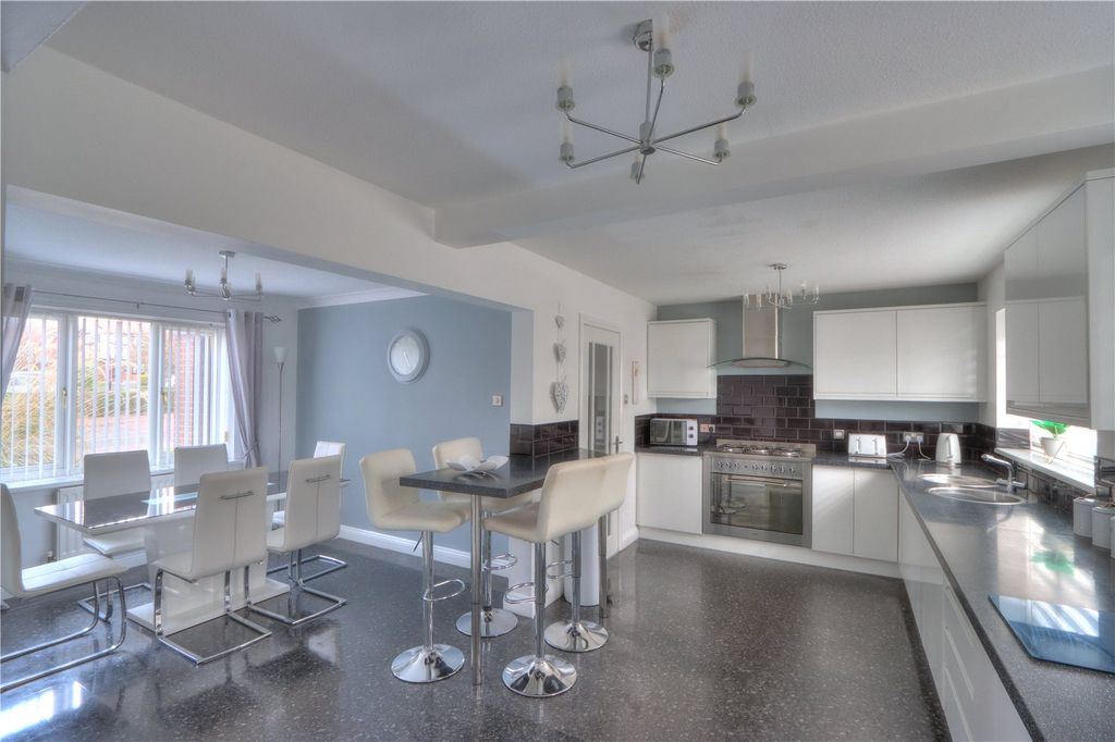 Property photo 2 of 17 Picture No. 20