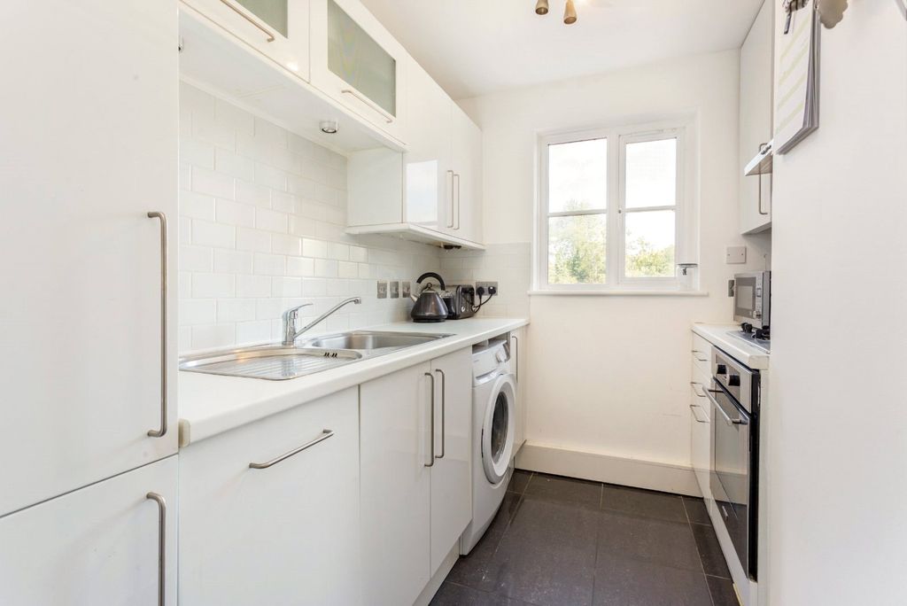 Property photo 2 of 12 Kitchen