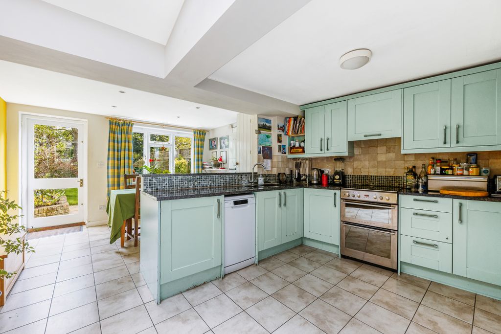 Property photo 2 of 16 Enfield Road (7)